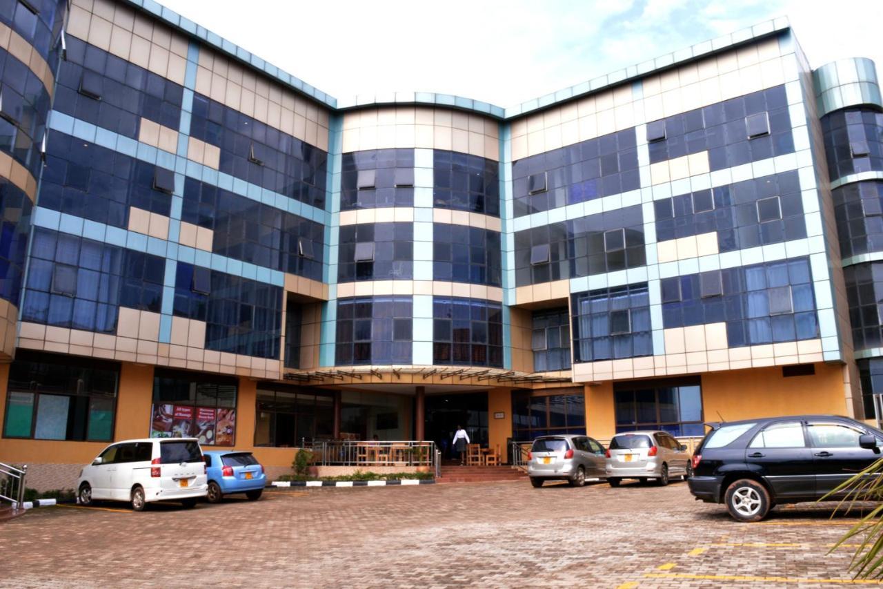 Okla Extreme Hotel Kampala Exterior photo